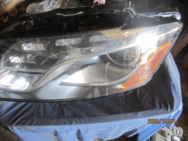 Audi - Headlight - 8R0941003AH
